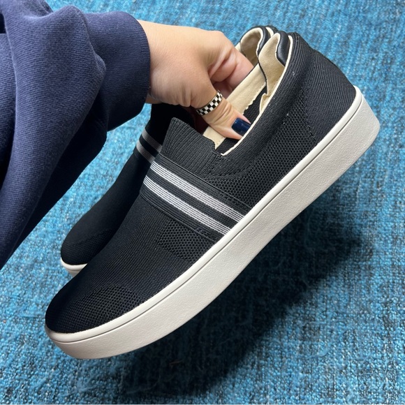 Spenco Orthotic Mesh Knit Slip On Casual Shoes in Black WIDE Width - Picture 4 of 9